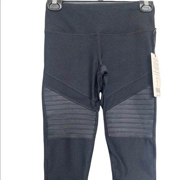 ❌SOLD❌XS•NWT•90 DEGREE BY REFLEX•BLACK CAPRI SPORT LEGGINGS• - Picture 2 of 6